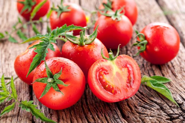 Толстошкурые помидоры: что вызывает жесткую кожицу томатов