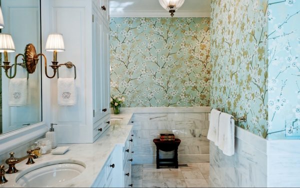 9 оригинальных идей преображения маленькой ванной комнаты с помощью обоев