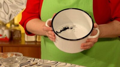 Как быстро и эффективно отмыть кастрюлю от следов нагара?