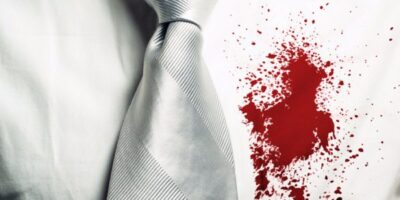 Отстирываем засохшие пятна крови: на заметку хозяйкам