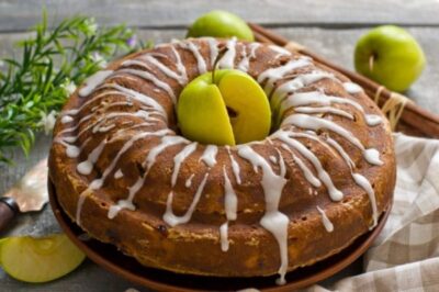 Яблочная шарлотка вкусный пирог. Простой и нежный пирог на все случаи жизни!