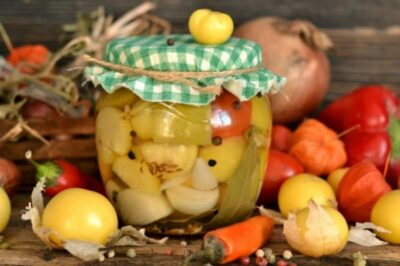 Ассорти из маринованных овощей и физалиса на зиму. Супер закуска на зиму за 20 минут!