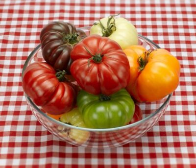 Как можно просто вырастить вкусные и сладкие помидоры у себя на грядке?
