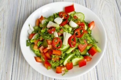 Salat iz ogurtcov s pertcem 09 640x426