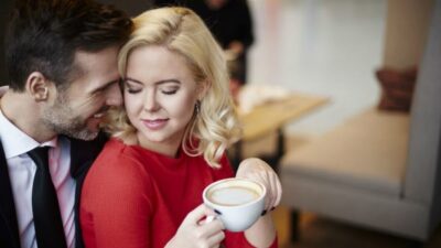 Служебный роман, любовные отношения на работе — стоит ли заводить на работе?