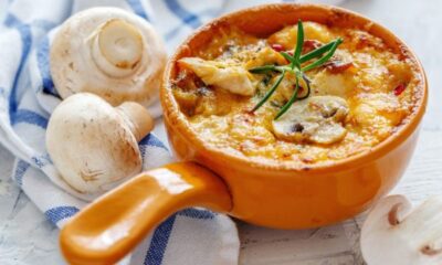 bowl mushrooms 2000x1200 1